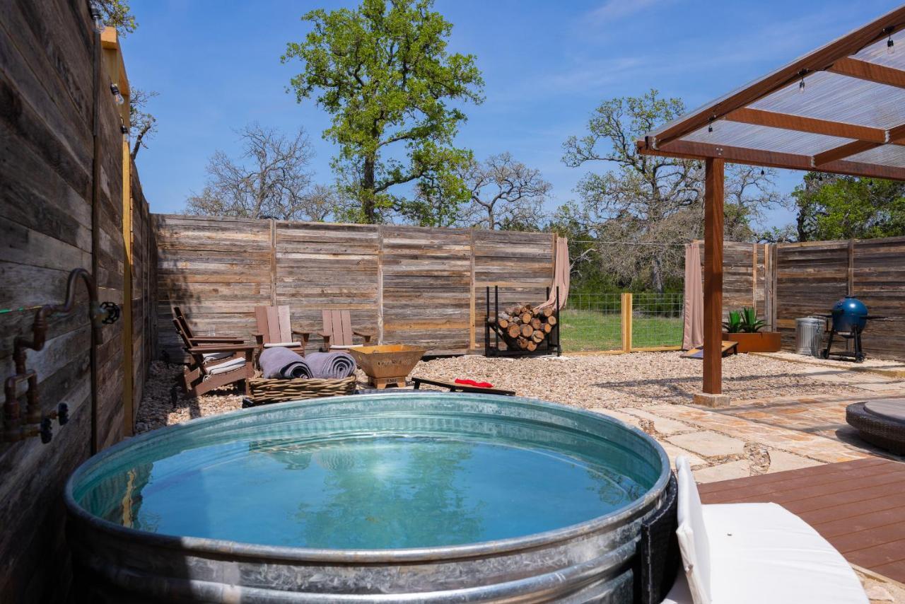 Villa Romantic Tiny Luxury Retreat W Heated Pool, Sauna N Outdoor Shower In Wimberley 10 Acres Exterior foto