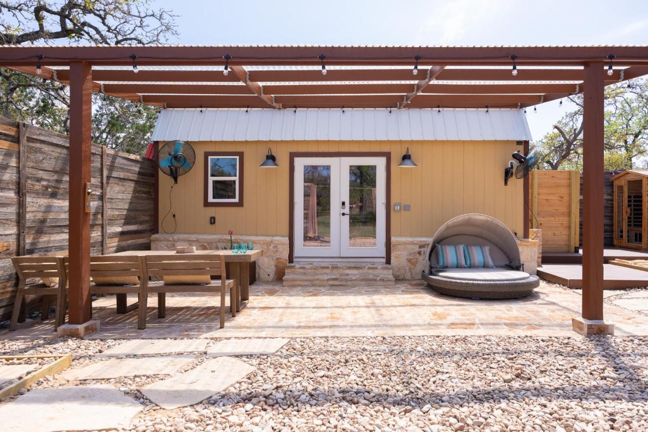 Villa Romantic Tiny Luxury Retreat W Heated Pool, Sauna N Outdoor Shower In Wimberley 10 Acres Exterior foto