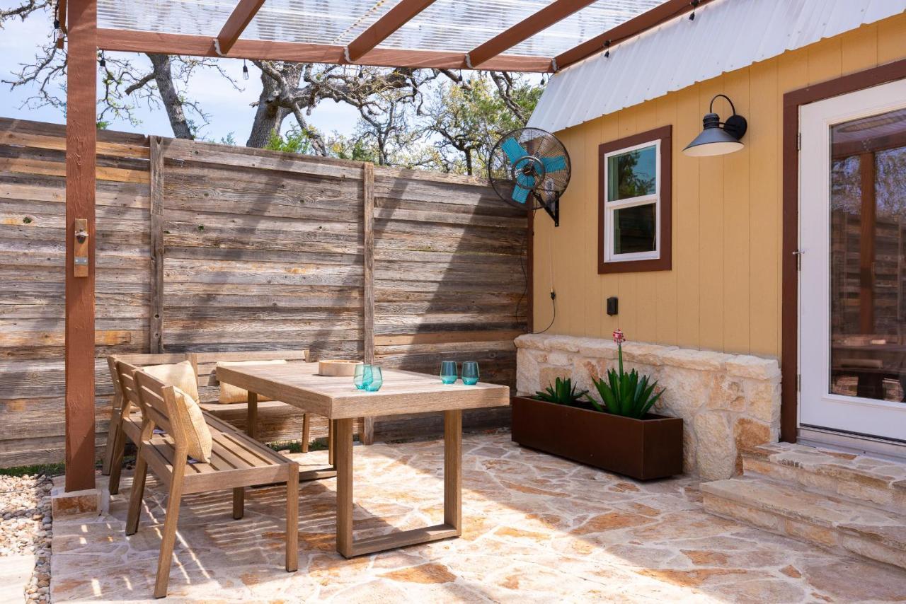 Villa Romantic Tiny Luxury Retreat W Heated Pool, Sauna N Outdoor Shower In Wimberley 10 Acres Exterior foto