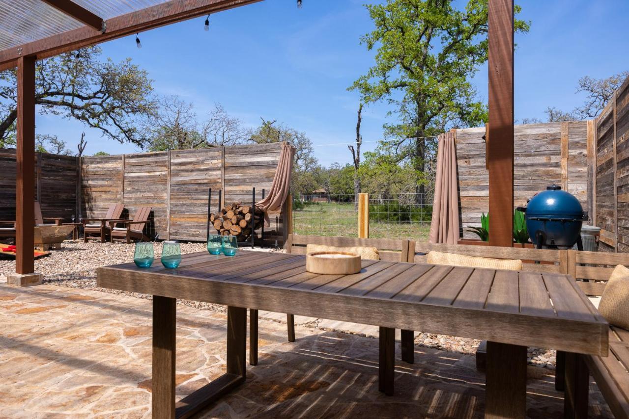 Villa Romantic Tiny Luxury Retreat W Heated Pool, Sauna N Outdoor Shower In Wimberley 10 Acres Exterior foto