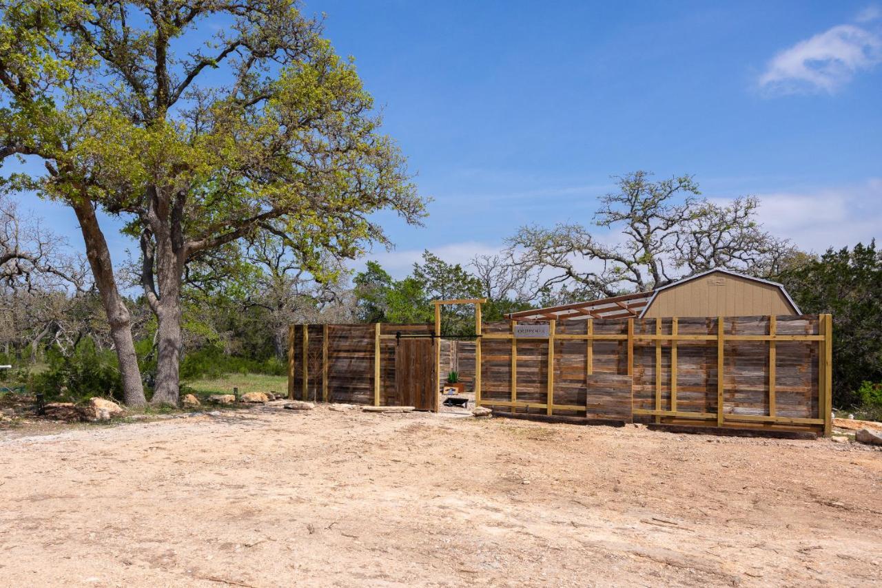 Villa Romantic Tiny Luxury Retreat W Heated Pool, Sauna N Outdoor Shower In Wimberley 10 Acres Exterior foto